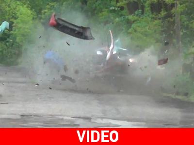 Σοκαριστική σύγκρουση σε δέντρο…